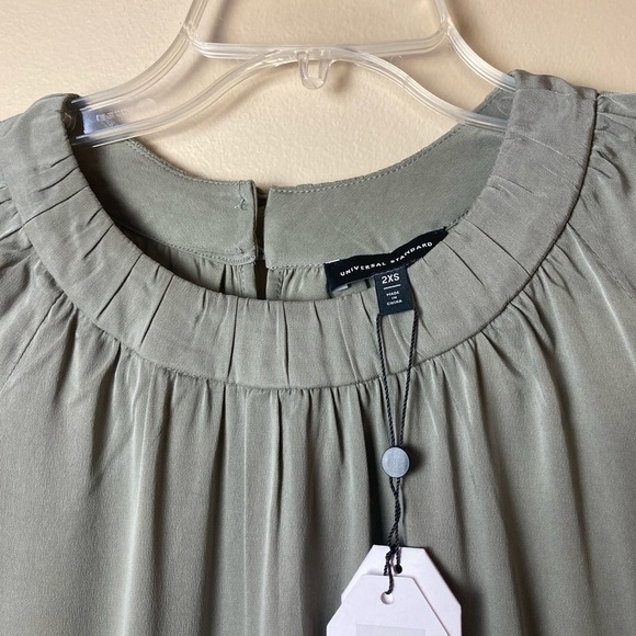 NWT Universal Standard Patricia Blouse in Sage Green - Picture 6 of 12
